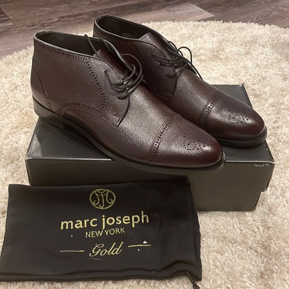 NEW IN BOX MARC JOSEPH GOLD LEATHER SHOES